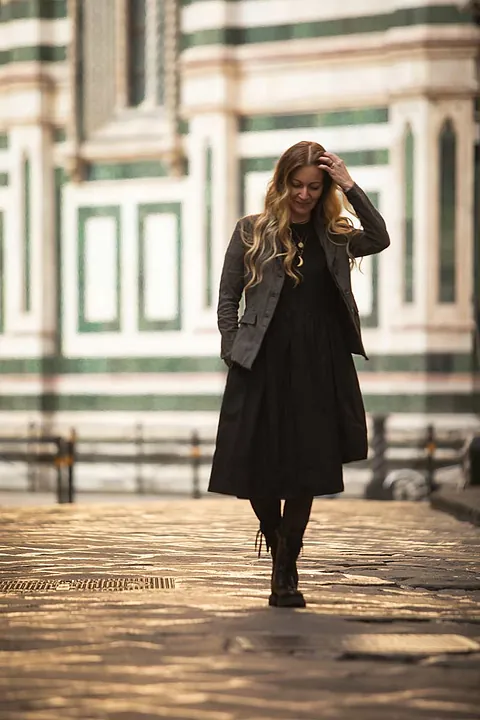 Nadja Parisi vor dem Dom in Florenz